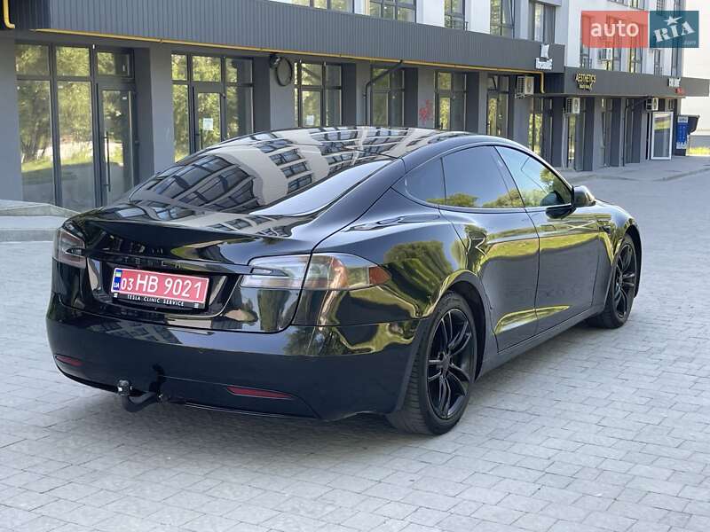 Лифтбек Tesla Model S 2019 в Луцке