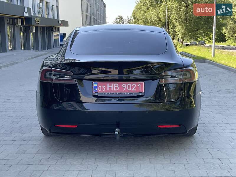 Лифтбек Tesla Model S 2019 в Луцке