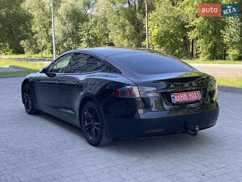 Лифтбек Tesla Model S 2019 в Луцке