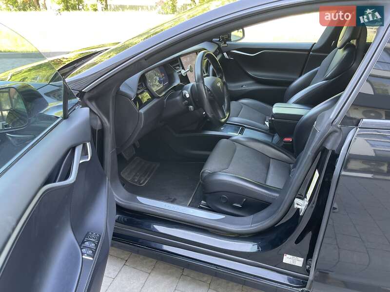 Лифтбек Tesla Model S 2019 в Луцке