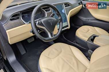 Лифтбек Tesla Model S 2013 в 