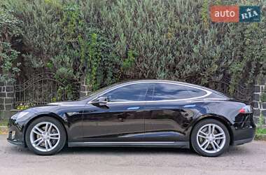 Лифтбек Tesla Model S 2013 в 