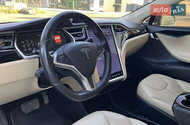 Лифтбек Tesla Model S 2014 в 