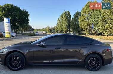 Лифтбек Tesla Model S 2014 в 