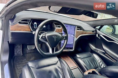 Лифтбек Tesla Model S 2017 в 