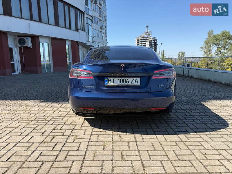 Лифтбек Tesla Model S 2017 в Николаеве