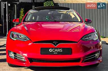 Ліфтбек Tesla Model S 2013 в 