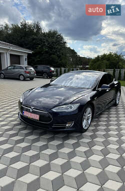 Лифтбек Tesla Model S 2013 в 