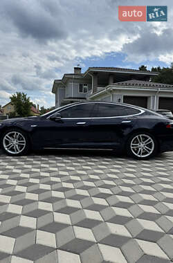 Лифтбек Tesla Model S 2013 в 