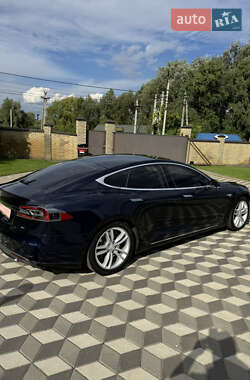Лифтбек Tesla Model S 2013 в 