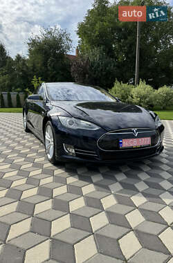 Лифтбек Tesla Model S 2013 в 