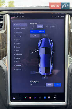 Лифтбек Tesla Model S 2013 в 