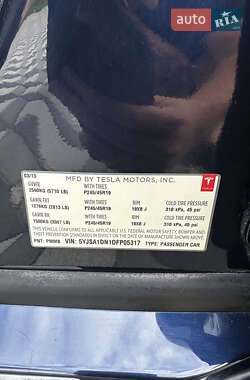 Лифтбек Tesla Model S 2013 в 