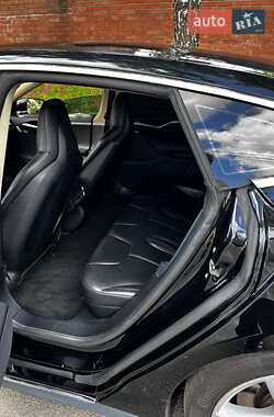 Лифтбек Tesla Model S 2013 в 