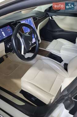 Лифтбек Tesla Model S 2017 в 