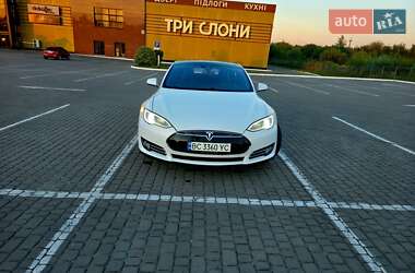 Лифтбек Tesla Model S 2015 в 