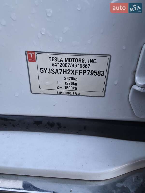 Ліфтбек Tesla Model S 2015 в Львові