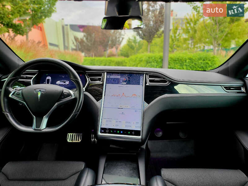 Ліфтбек Tesla Model S 2017 в Києві