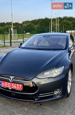 Ліфтбек Tesla Model S 2015 в 