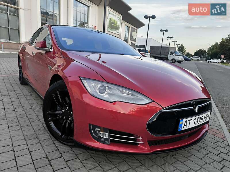 Ліфтбек Tesla Model S 2015 в 