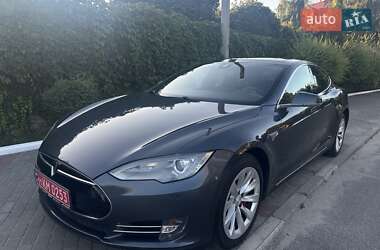 Ліфтбек Tesla Model S 2015 в 
