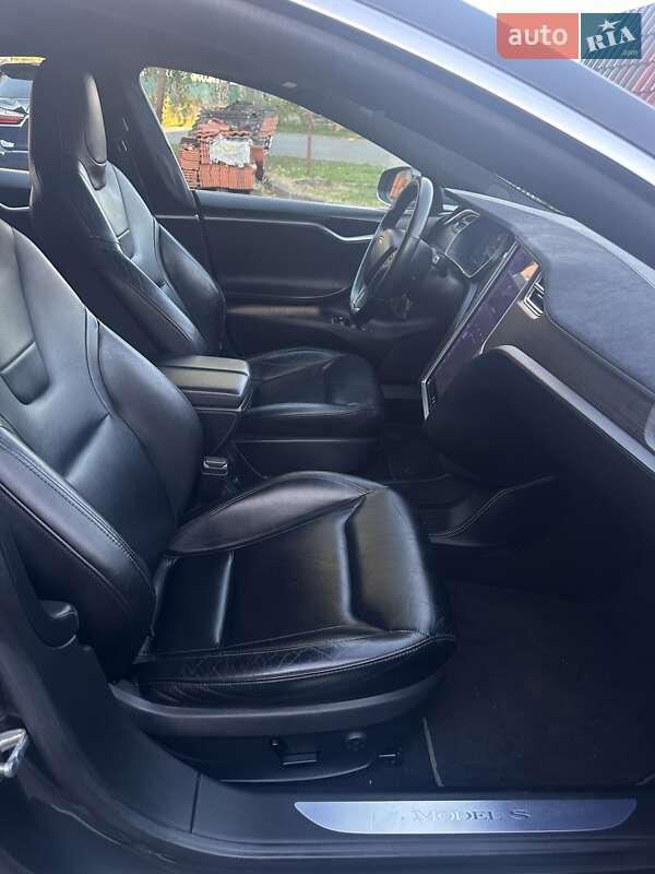 Лифтбек Tesla Model S 2015 в Киеве