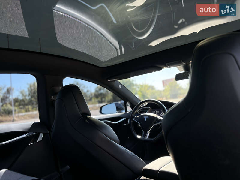 Лифтбек Tesla Model S 2017 в Одессе