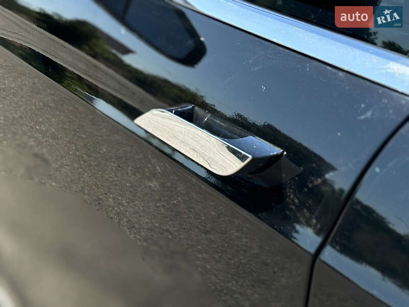 Лифтбек Tesla Model S 2017 в Одессе
