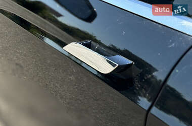 Ліфтбек Tesla Model S 2017 в 