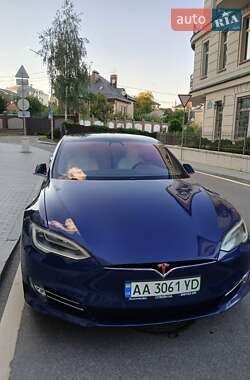 Ліфтбек Tesla Model S 2019 в Києві