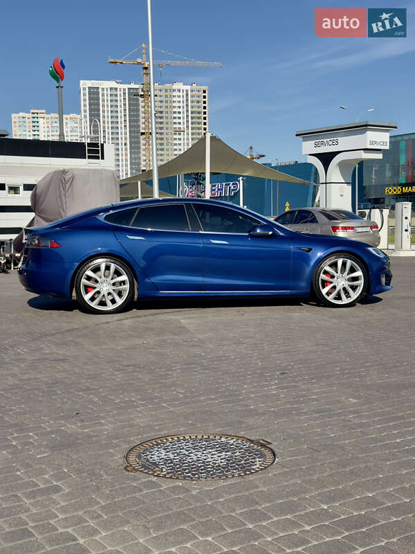 Лифтбек Tesla Model S 2019 в Киеве