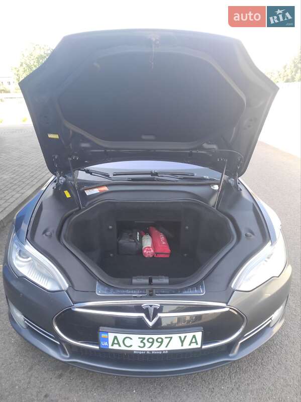 Лифтбек Tesla Model S 2013 в Ковеле