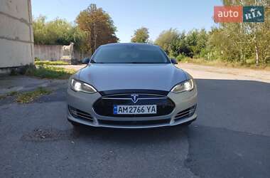 Ліфтбек Tesla Model S 2014 в 