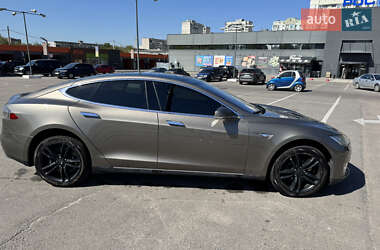 Ліфтбек Tesla Model S 2016 в 