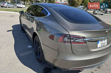 Ліфтбек Tesla Model S 2016 в 
