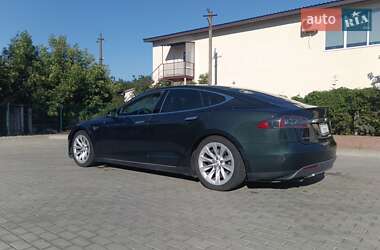Лифтбек Tesla Model S 2012 в 
