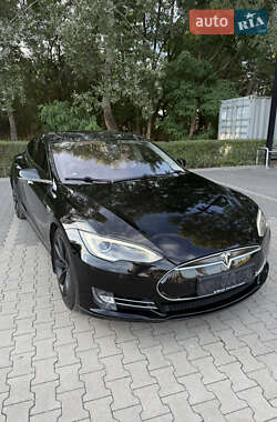 Лифтбек Tesla Model S 2013 в 