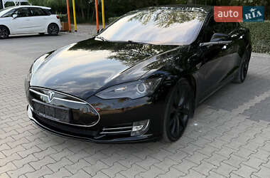 Лифтбек Tesla Model S 2013 в 