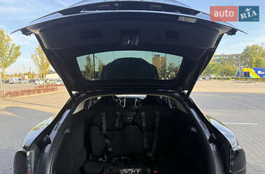 Лифтбек Tesla Model S 2013 в 