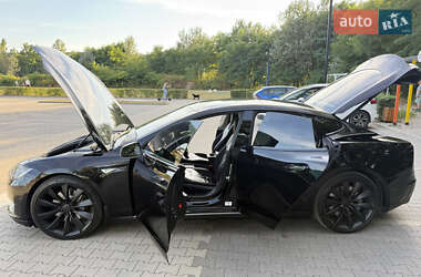 Лифтбек Tesla Model S 2013 в 