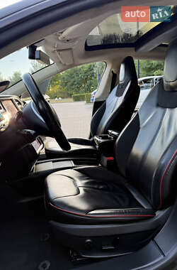 Лифтбек Tesla Model S 2013 в 