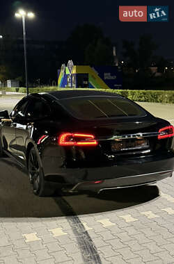 Лифтбек Tesla Model S 2013 в 