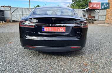 Лифтбек Tesla Model S 2015 в 