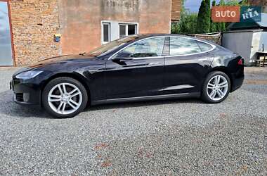 Лифтбек Tesla Model S 2015 в 