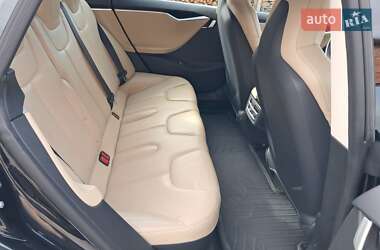 Лифтбек Tesla Model S 2015 в 