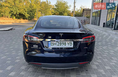 Лифтбек Tesla Model S 2014 в 