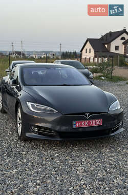 Ліфтбек Tesla Model S 2016 в 