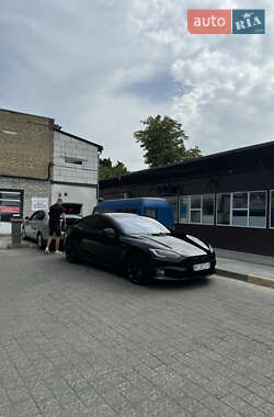 Лифтбек Tesla Model S 2016 в Львове