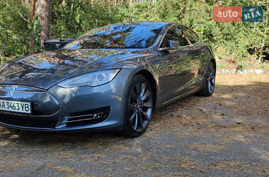 Ліфтбек Tesla Model S 2014 в 