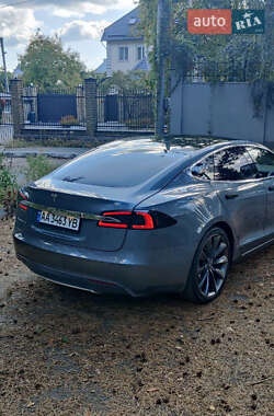 Ліфтбек Tesla Model S 2014 в 